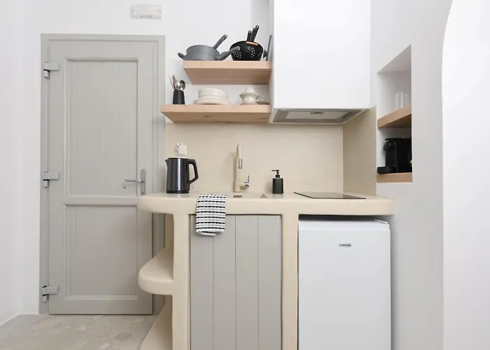 Aparthotel Castello On The Agia Anna (Naxos)