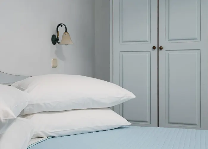 Apartahotel Castello On The Agia Anna (Naxos)