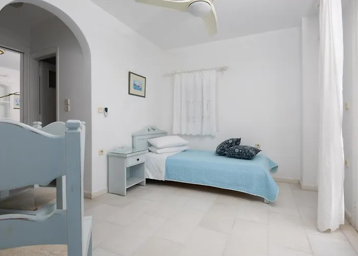 Castello On The Agia Anna (Naxos)