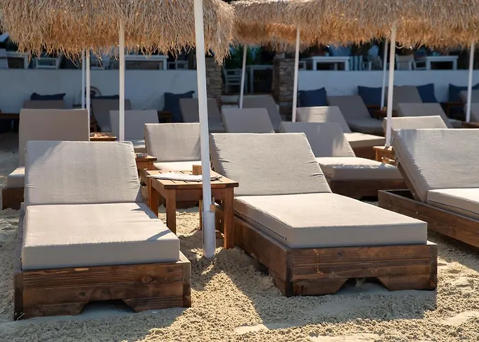 Apartahotel Castello On The Agia Anna (Naxos)