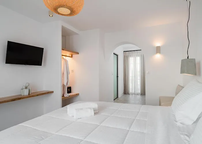 Castello On The Agia Anna (Naxos)